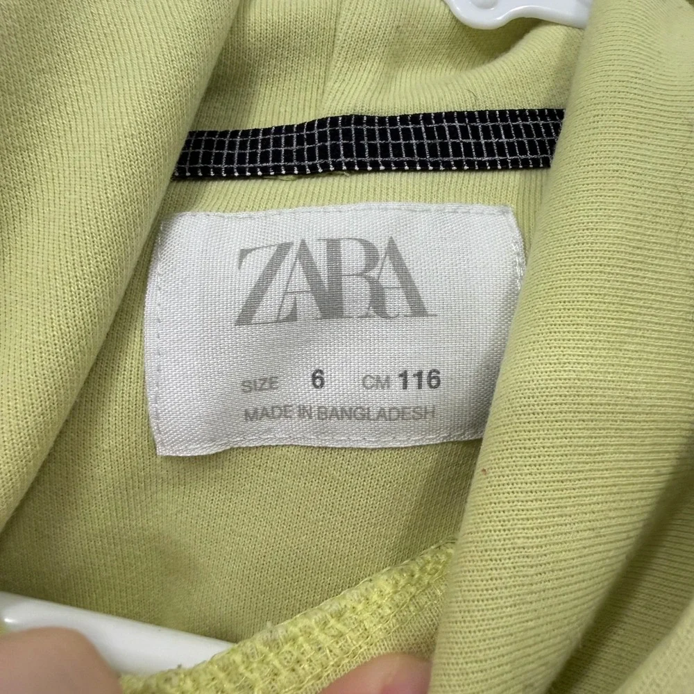ZARA Kids Yellow‎ Graphic Hoodie Size 6 116 Kangaroo Pocket Drawstring